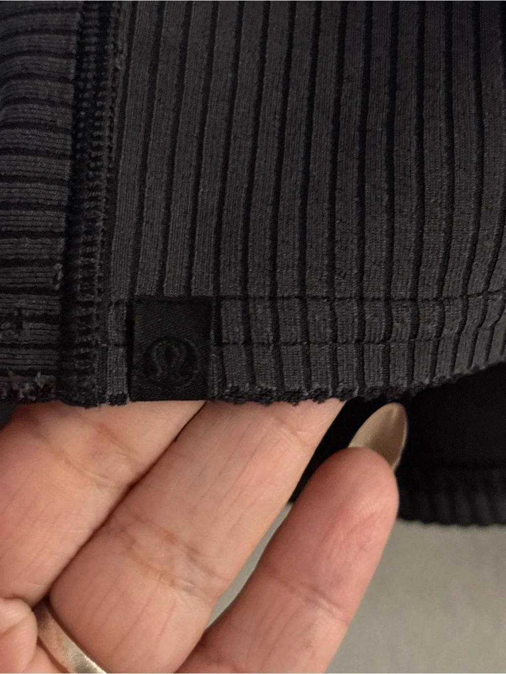 Lululemon Black ribbed top size 12